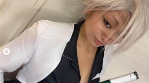 【画像】元フィギュア女王の安藤美姫(32)、乳出しコスプレで炎上ｗｗｗ