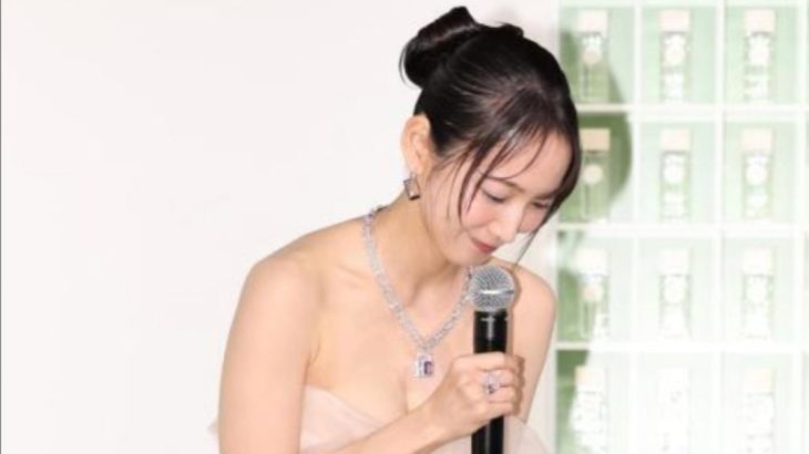 【画像】最新の吉岡里帆さん(32)のおっぱいの谷間の毛穴wwwwwwwwwwwwwwwwwwwwwww